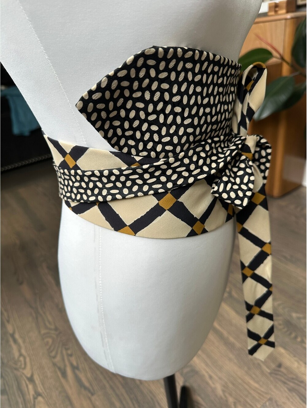 Upcycled Silk Necktie Obi Belt | Handmade Men’s Tie Waist Belt | One-of-a-Kind - Picture 4 of 7